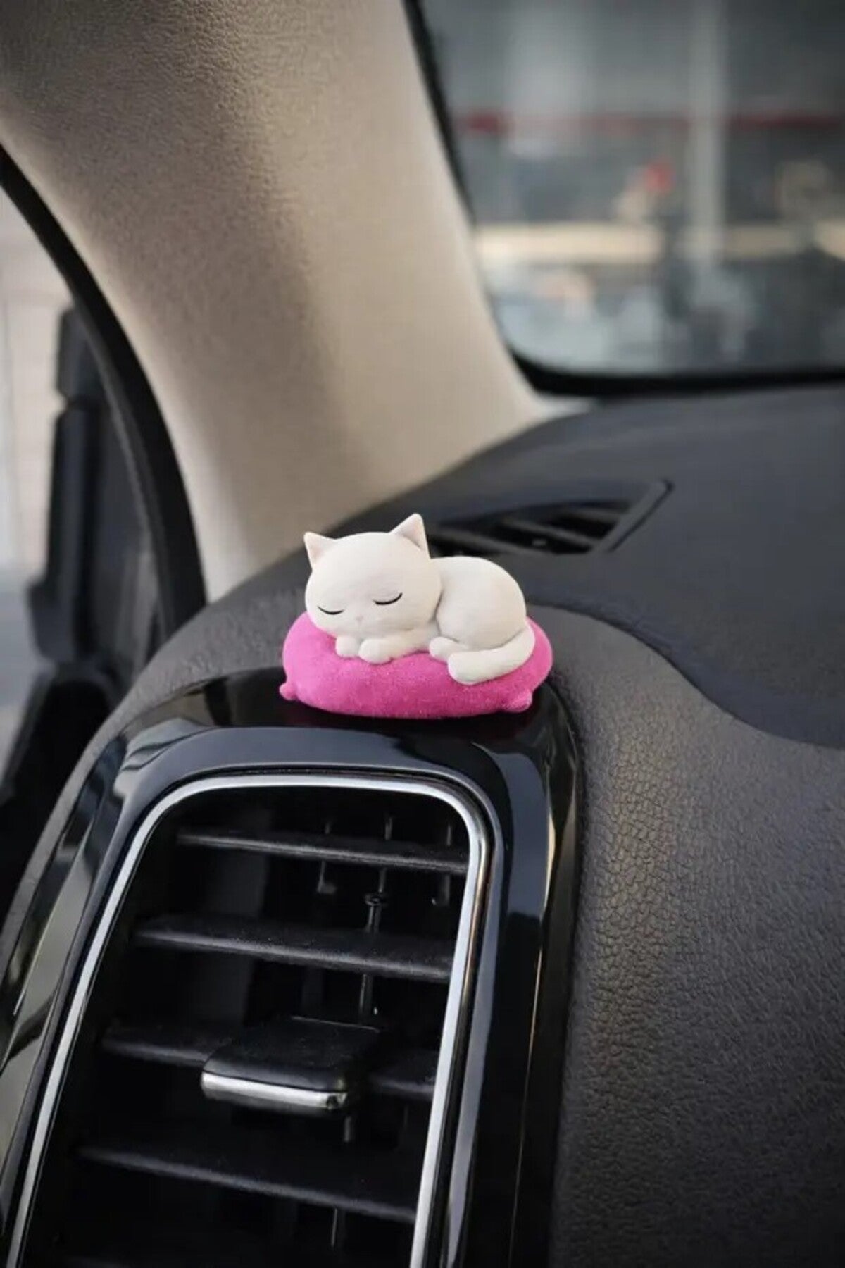 3'lü Araba Süs Seti: 6'lı Papatya Klima Süsü + 1 Adet Yastıkta Uyuyan Kedi (pembe) + 1 Adet Tatlı Tavşan Çift Torpido Süsü