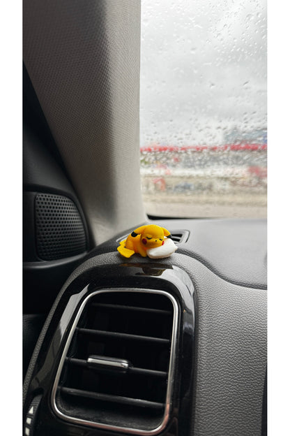 Yastıkta Yatan Sevimli Pikachu Torpido Süsü - Uyuyan Pikachu Araba Süsü Torpido Aksesuar